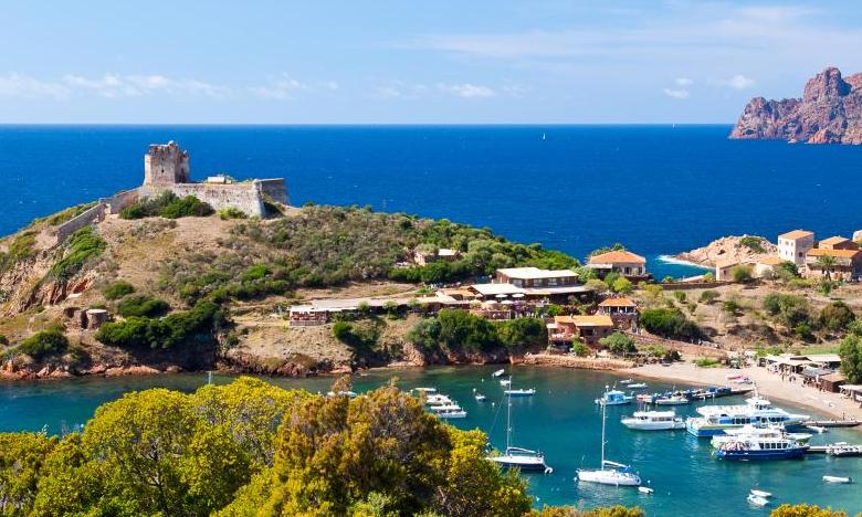 Sejlerferie langs Korsikas kyster